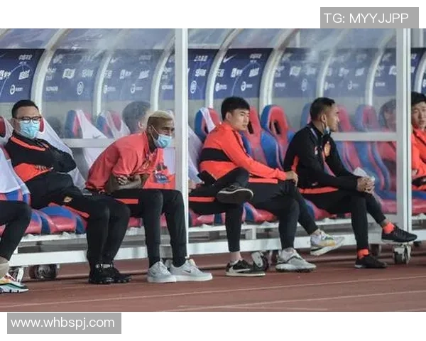 广州恒大与泰山鲁能激战正酣谁将赢得这场中超巅峰对决 广州恒大与泰山鲁能激战正酣谁将赢得这场中超巅峰对决