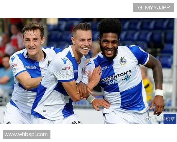 足球布流浪与斯文登的激烈对决展现了英甲联赛的精彩与魅力